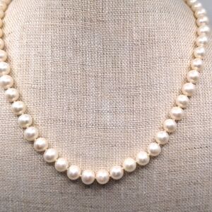 New Macy's genuine pearl, 14 karat Gold necklace. 18 " 8mm. White, classic